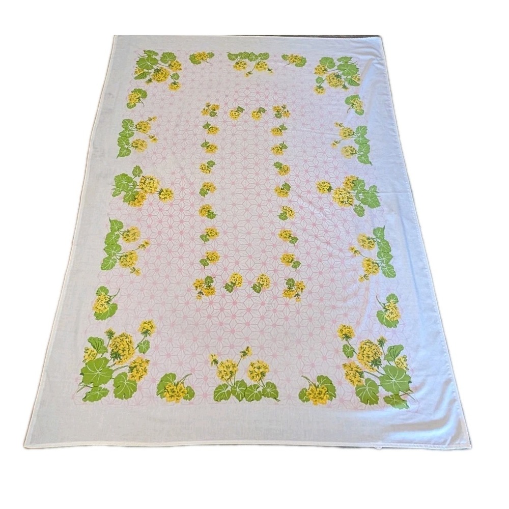 Vntg Tastemaker by Stevens Tablecloth Yellow Floral Pink Geometric Pattern 77x60